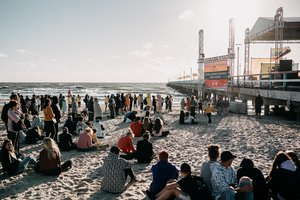 „Kino karavanas“ vasaros kino kelionę po Lietuvą pradėjo nuo Palangos tilto