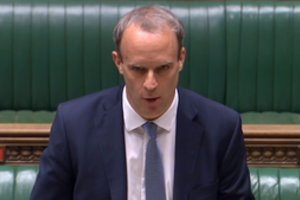 Kivirčas intensyvėja: Rusija Jungtinei Karalystei skelbs atsakomąsias sankcijas