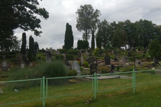 Nustėro pamatę artimojo kapą: po 5 metų sugrįžo plėšikai ir taikosi į iškart nusižiūrėtas vietas