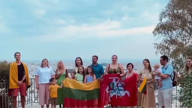 Pasigrožėkite: lietuviai visame pasaulyje giedojo „Tautišką Giesmę“