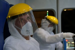 Pasaulyje koronavirusu užsikrėtusių žmonių skaičius perkopė 12 milijonų