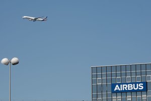 Krizės poveikis nedingo – „Airbus“ užsakymai vis dar pakibę