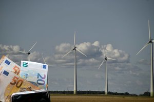 Lenkijoje už lietuviškus milijonus kyla vėjo jėgainės
