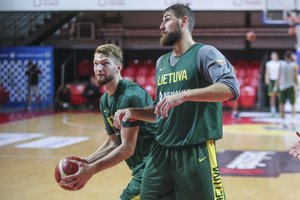 Įvertino NBA žaidėjus: D. Sabonis gerokai lenkia J. Valančiūną