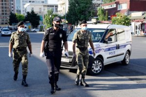 Baku: per susirėmimus Azerbaidžano ir Armėnijos pasienyje žuvo du kariai 