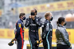 „Formulė 1“ etape Austrijoje – „Ferrari“ nesėkmė ir L. Hamiltono triumfas