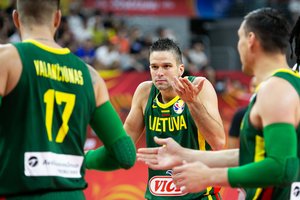 M. Kalnietis juokdamasis prisiminė, kaip pelnėsi iš V. Romanovo: „Kažkodėl ta serija tęsėsi septynias rungtynes“