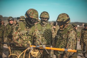 JAV karinėse bazėse Okinavoje dėl COVID-19 protrūkio skelbiamas karantinas