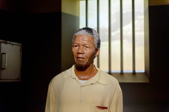 1918 m. gimė Pietų Afrikos Respublikos politikas, kovos su rasine nelygybe (apartheidu) vienas vadovų, pirmasis juodaodis Pietų Afrikos Respublikos prezidentas, Nobelio taikos premijos laureatas Nelsonas Mandela. UNESCO liepos 18-ąją yra paskelbusi Tarptautine N.Mandelos diena. Mirė 2013 m.