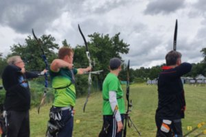Šaudymo iš lanko varžybose Alytuje – merginos iššūkis vyrams