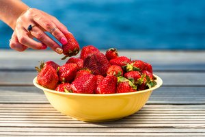 Atskleidė, kaip ilgiau išsaugoti šviežias uogas – padės viena pigi priemonė