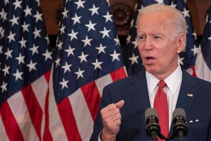 J. Bidenas pristatė 2 trln. dolerių vertės planą klimatui, priešingą D. Trumpo pozicijai