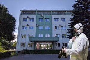 Kaune dirbantys koronavirusu sergantys uzbekai iškėlė sąlygą: „Kitu atveju išeisime į miestą ir visus užkrėsime“