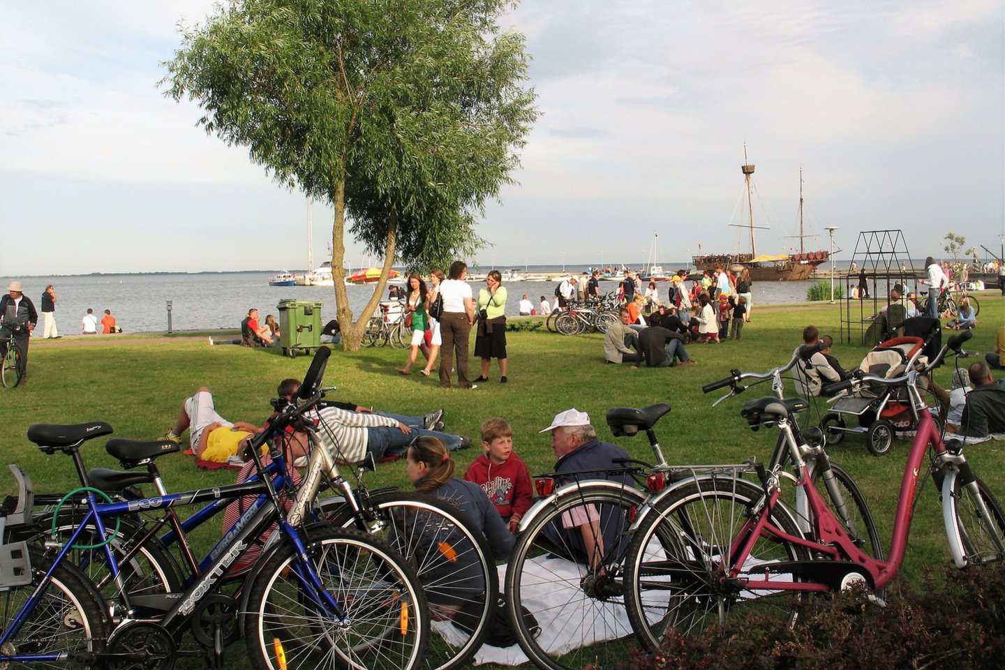  Juodkrantėje per šventes susitelkia šimtai dviratininkų.<br> G.Pilaičio nuotr.