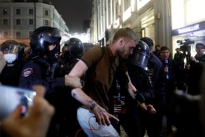 Po Maskvoje įvykusio protesto prieš V. Putiną suimta per 140 asmenų