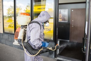 Nors patvirtintos informacijos apie koronavirusu užsikrėtusių uzbekų lankymąsi nėra, „Urmas“ ėmėsi priemonių