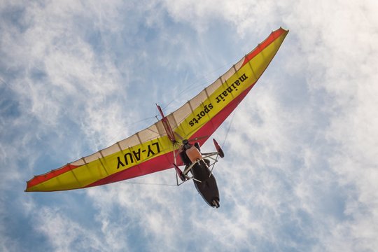 Ultralengvųjų orlaivių čempionate – intriguojanti pilotų kova ir emocijos žiūrovams