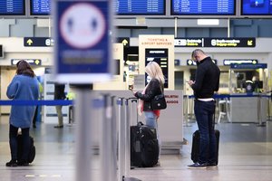 Atvykus į Lietuvą izoliacija galės būti taikoma platesniam ratui užsieniečių