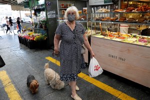 Izraelis įvedė naujus savaitgalių suvaržymus viruso plitimui stabdyti