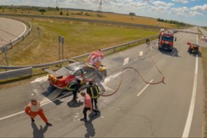 Gaisras „Aurum 1006 km“ lenktynėse: užsiliepsnojo BMW