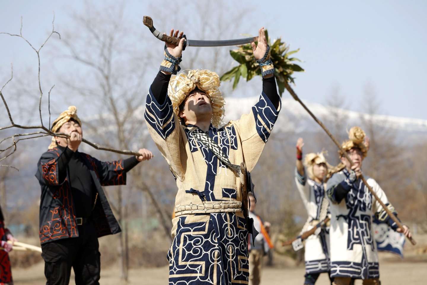 Ainai yra kadaise Šiaurės Azijoje gyvenusių pirmykščių žmonių palikuoniai.<br>Reuters/Scanpix nuotr.