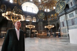 Turkijos prezidentas R. T. Erdoganas aplankė vėl mečete paverstą Švč. Išminties soborą