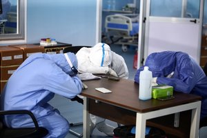 Užsikrėtusiųjų koronavirusu JAV skaičius artėja prie 4 milijonų