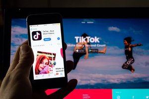 „TikTok“ apsigalvojo steigti būstinę Didžiojoje Britanijoje