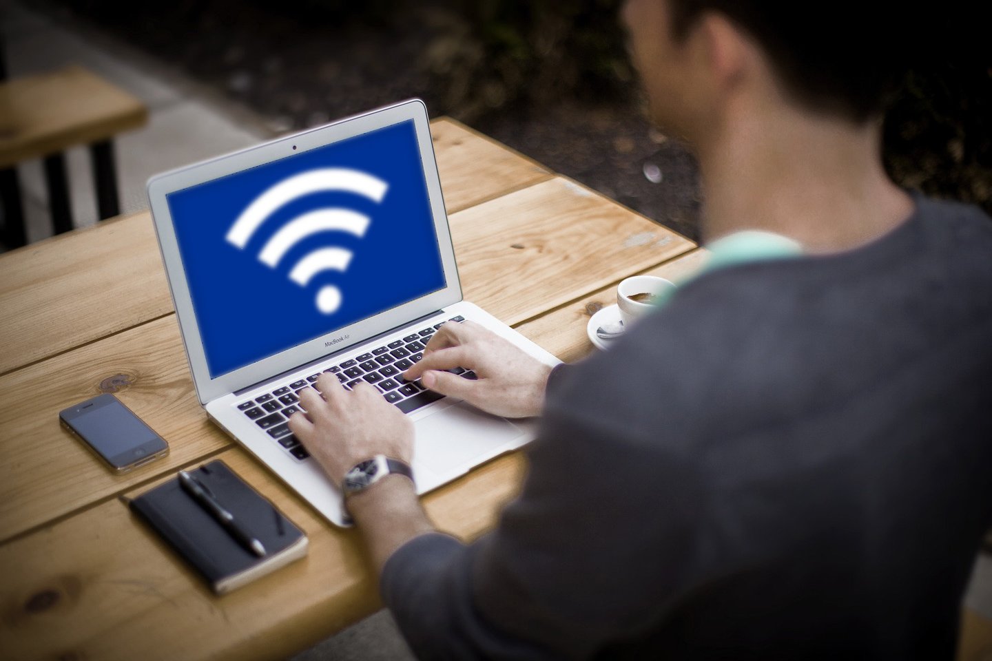  Atviras WiFi mieste – rizika jūsų verslui.