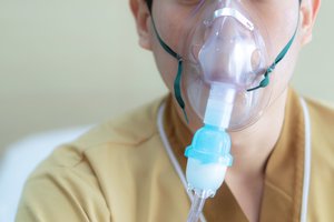 Prakalbo apie vaistą, kuris 79 proc. apsaugo nuo sunkiausių COVID-19 formų