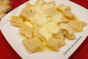 Varškės virtinukai: patiekalas, keliaujantis iš kartos į kartą