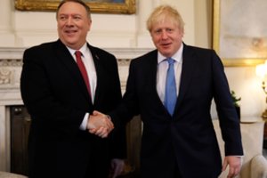 Londone susitinka M. Pompeo ir B. Johnsonas