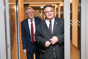 LSDDP išrikiavo kandidatus į Seimą: jau žino, kas bus premjeru, programai pasiskolino G. Nausėdos šūkį