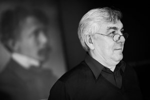 Mirė buvęs ilgametis Čiurlionio muziejaus direktorius Osvaldas Daugelis