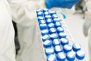 JAV kaltina Kinijos programišius mėginimu pavogti COVID-19 tyrimų informacijos