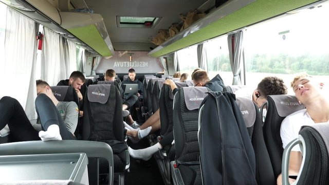 Pamatykite: vaizdai iš Lietuvos vyrų krepšinio rinktinės kelionės į Estiją