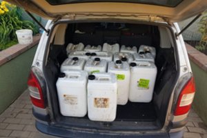 Plungiškis namo parsivežė pusę tonos nelegalaus alkoholio