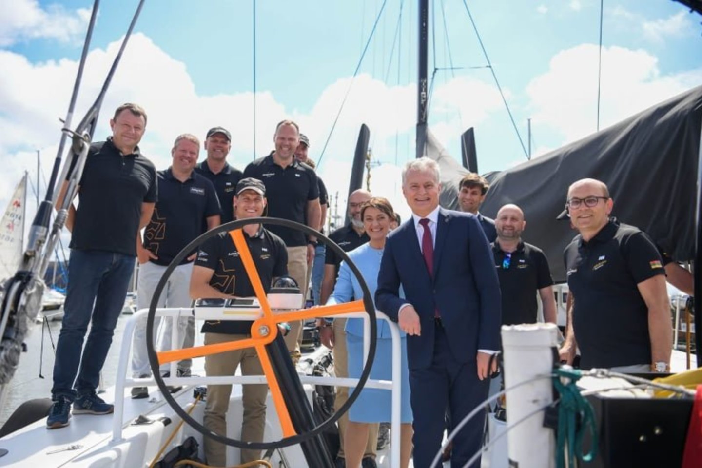 LR prezidentas Gitanas Nausėda palinkėjo „Gero vėjo!“ ateinančiam lietuvių jachtos „Ambersail 2“ varžybų sezonui<br> R.Dačkaus nuotr.