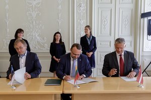 Baltijos šalių kultūros ministrai pasirašė memorandumą: dėmesys – literatūros vertimams ir kinui