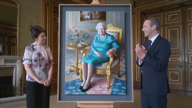 Paviešintas naujas Elžbietos II portretas: jį pamačiusi monarchė išreiškė vieną norą
