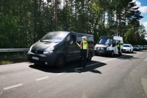 Reidas Kaune: vienas po kito prie pareigūnų privažiavo beteisiai vairuotojai