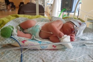 Neišnešiotuką pagimdžiusią Samantą pribloškė Klaipėdos gydytojų apatija