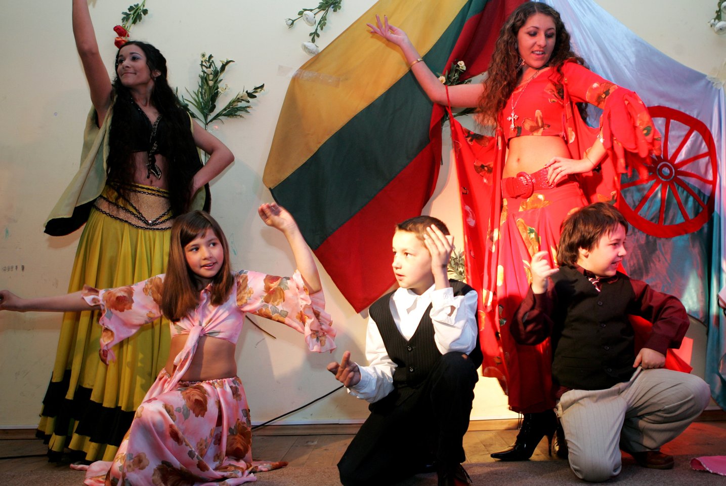 Nuo 2019 m. Seimo sprendimu Lietuvoje minima Romų genocido atminimo diena. Taip siekiama atkreipti dėmesį į skaudžius istorijos faktus, prisidėti prie romų kultūros atvirumo, tarpkultūrinio dialogo ir stereotipų mažinimo.<br>V.Balkūno nuotr.