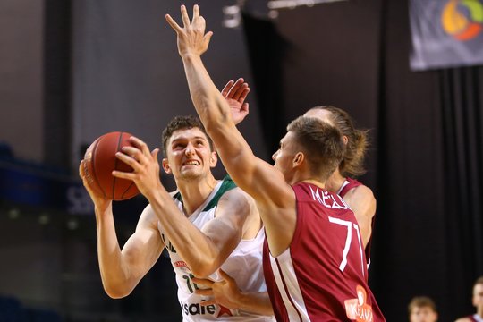 Taline surengto "Baltijos kelio" turnyro, skirto Estijos krepšinio 100-mečiui, akimirkos.<br> G.Šiupario nuotr.