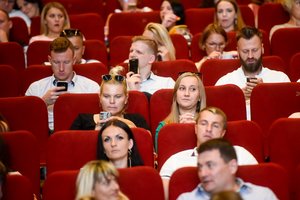Lengvatų prašę kino teatrai gavo per nosį – privalo net spragėsius versti į šiukšliadėžę