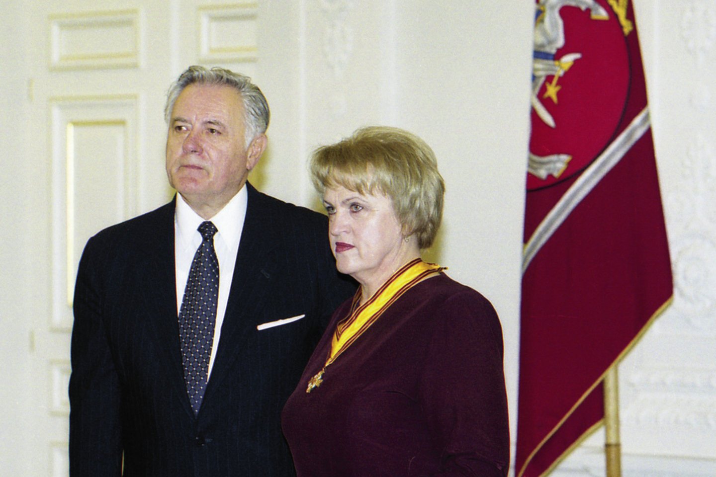  Kazimiera Prunskienė su prezidentu Valdu Adamkumi.<br> LR archyvo nuotr.