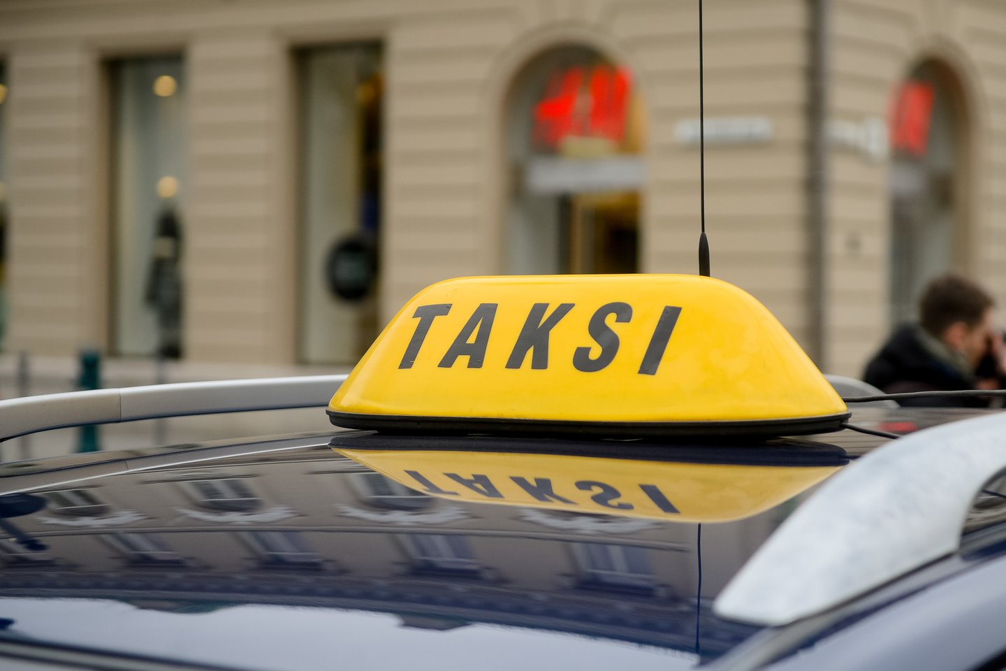 Vienos didžiausių taksi bendrovių „eTransport“, geriau žinomos pavadinimu „Taksi 1424“, buvęs pavėžėjas – sumaištyje:<br>J.Stacevičiaus nuotr.