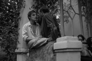 „Izaoko“ režisierius Jurgis Matulevičius kviečia žiūrėti filmą kaip istorijos dekonstrukciją