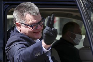 Nobelio premijos laureatė S. Aleksijevič pasiruošusi laiduoti už sulaikytą V. Babaryką