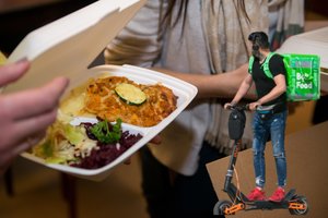 Vilnietį pribloškė maisto išvežiotojų „Bolt Food“ darbas: liko ir nevalgęs, ir be pinigų